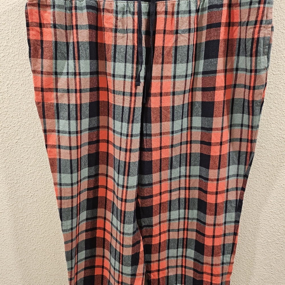 L.L. Bean Black and Red Plaid Lounge Pants - Picture 2 of 6